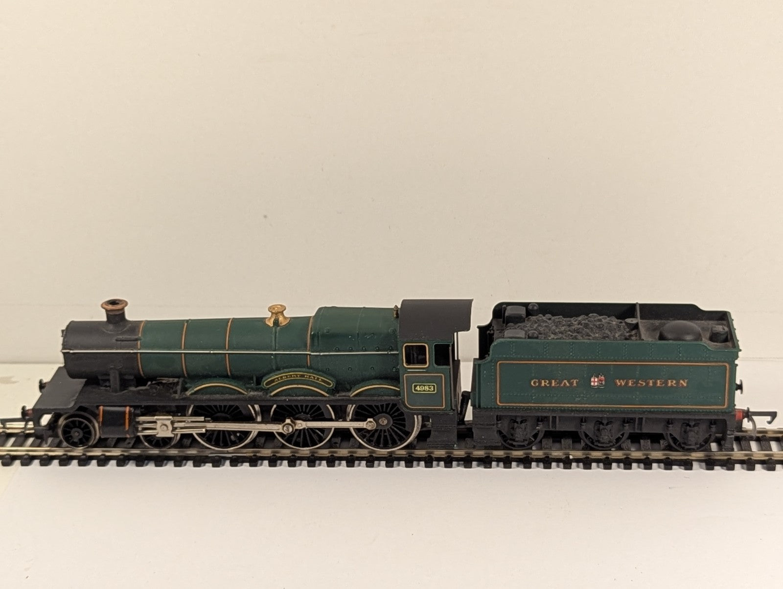 Hornby R759 GWR Hall Class 4-6-0 'Albert Hall' Steam Locomotive OO Gauge