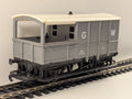 Tri-ang Hornby R124A OO Gauge GWR 20T Brake Van