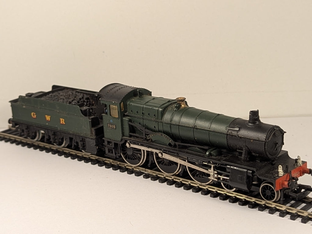 Mainline OO Gauge Manor Class 7805 'Broome Manor' Steam Locomotive