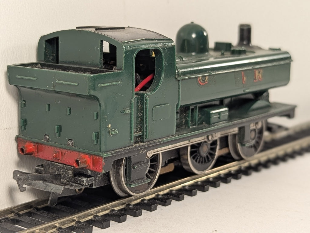 Hornby OO Gauge Class 2721 Pannier Tank Steam Locomotive GWR Green