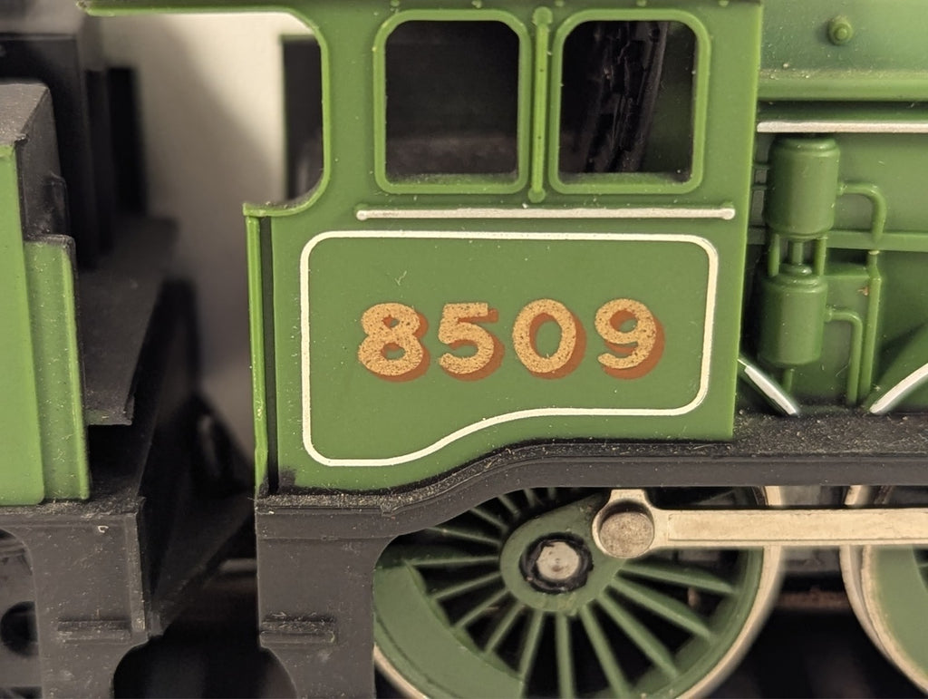 Hornby R866 OO Gauge Class B12 4-6-0 Steam Locomotive