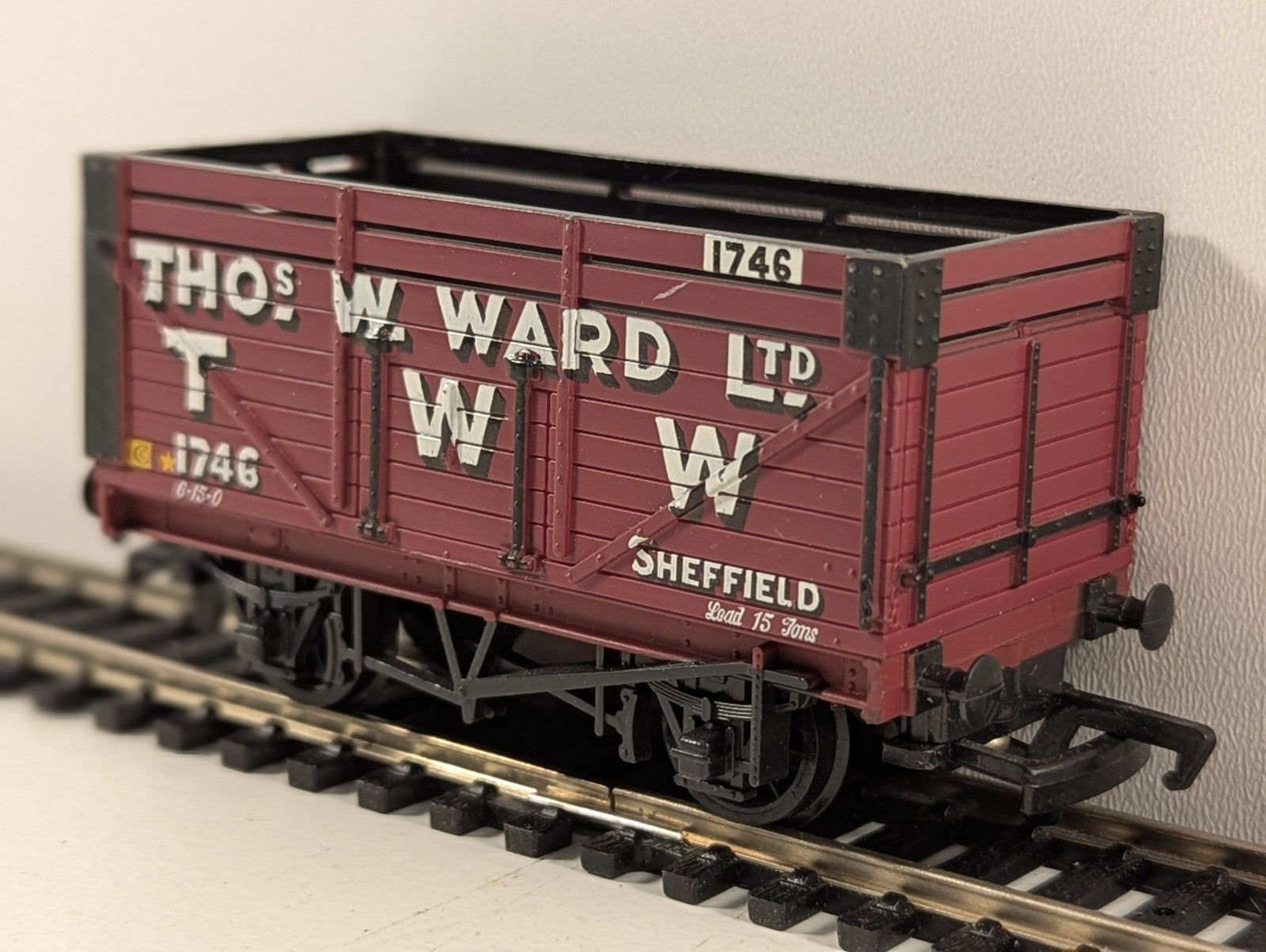 Mainline Railways 37179 9-Plank Coke Wagon “T.W.W.”