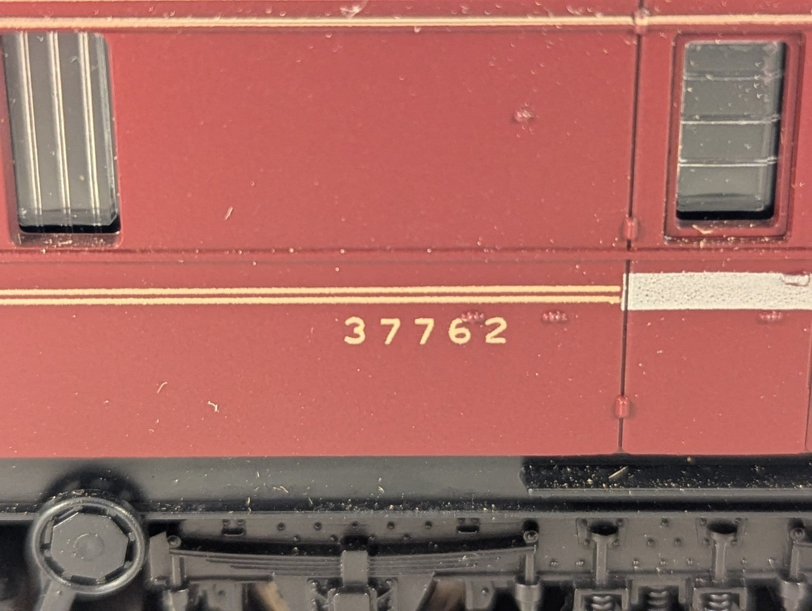 Lima OO Gauge LMS Passenger Brake Van Passenger Coach 37762 LMS Maroon