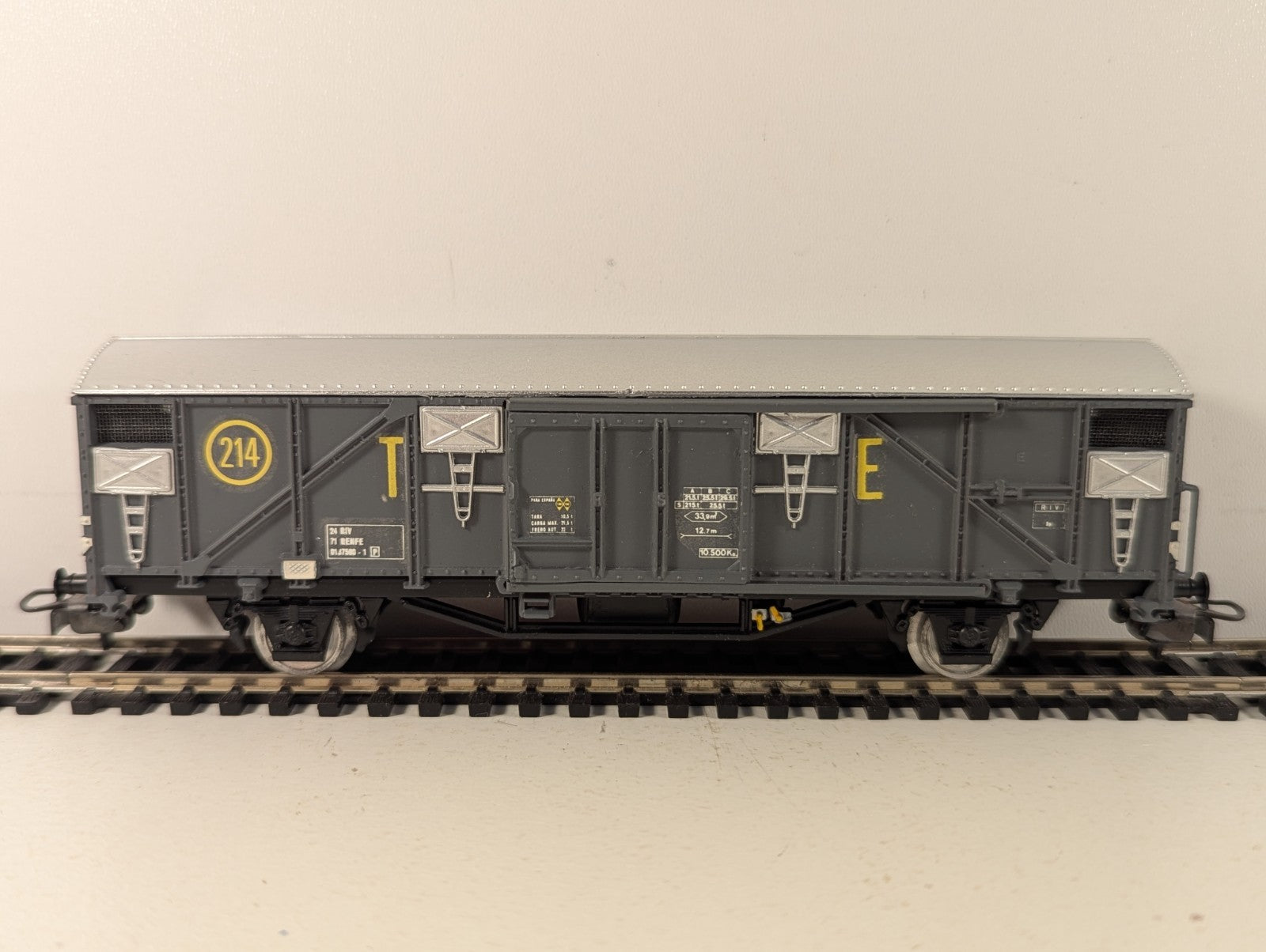 Electrotren HO Gauge RENFE J-2 Closed Box Van Goods Wagon 0137500-1