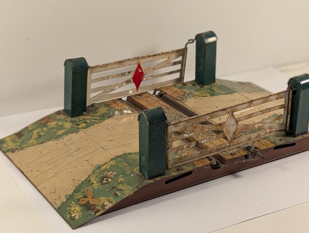 Hornby Meccano O Gauge Tinplate Level Crossing