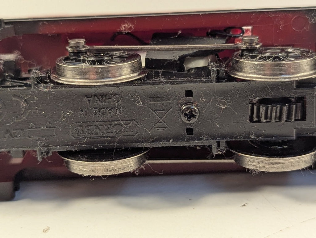 Hornby R3069 OO Gauge 0-4-0 Collectors Club Locomotive Maroon