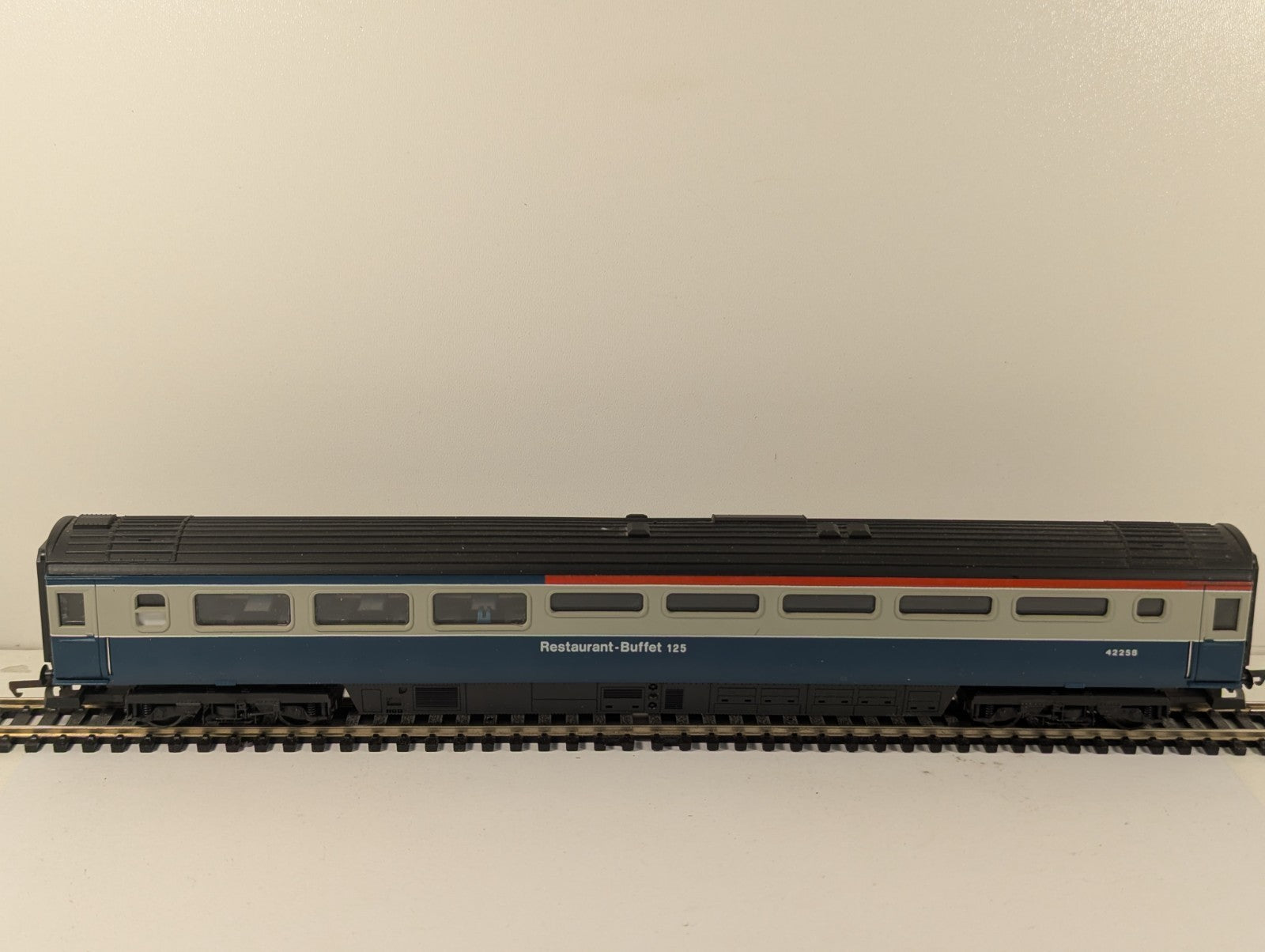 Lima L305163 OO Gauge Mk3 TRUB Restaurant Buffet 125 Coach Boxed