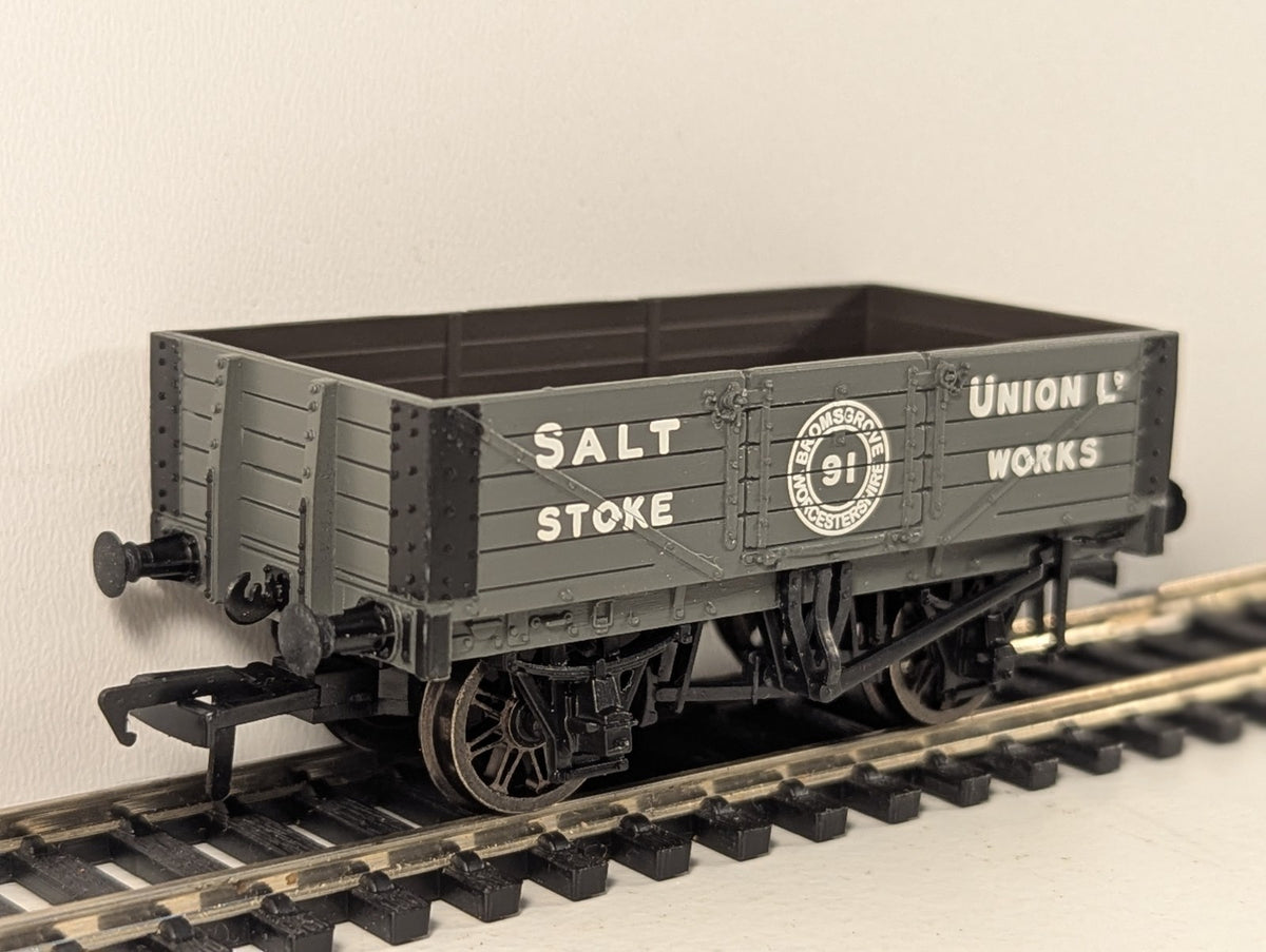 Bachmann Branchline 37-062 OO Gauge 5 Plank Wagon Salt Union Ltd