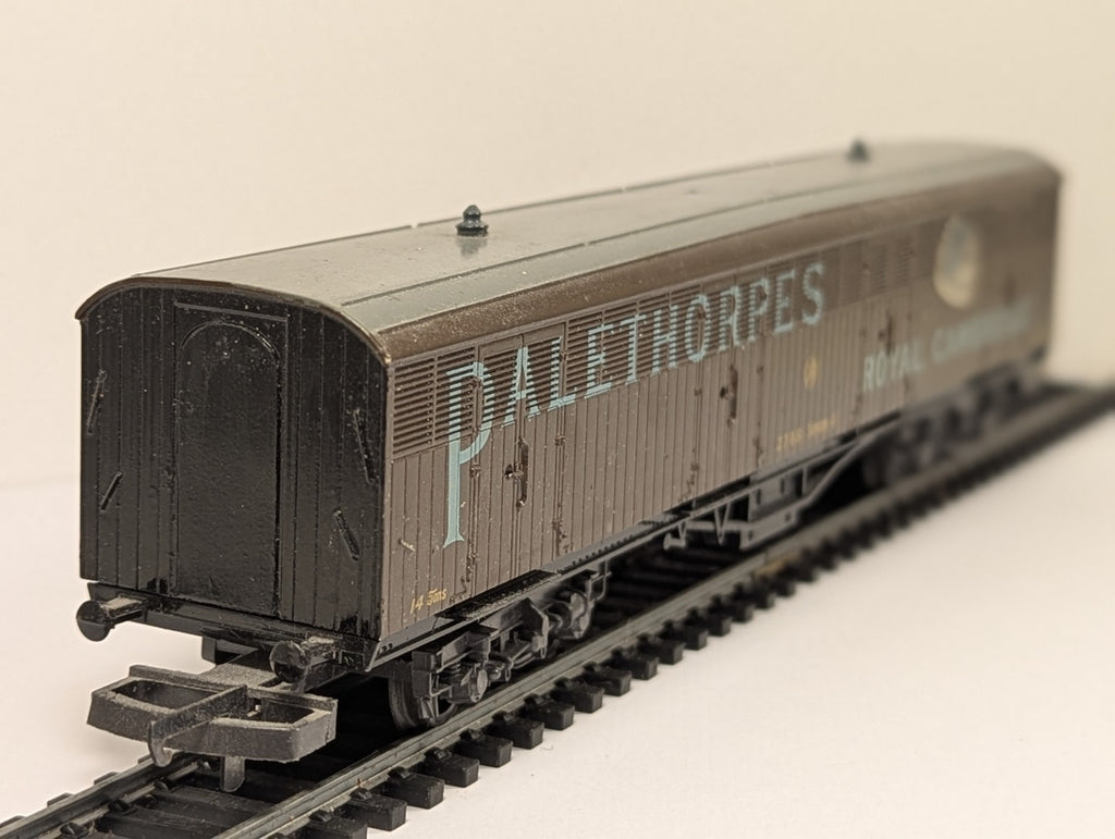 Lima OO Gauge Palethorpes Royal Cambridge Sausage Van