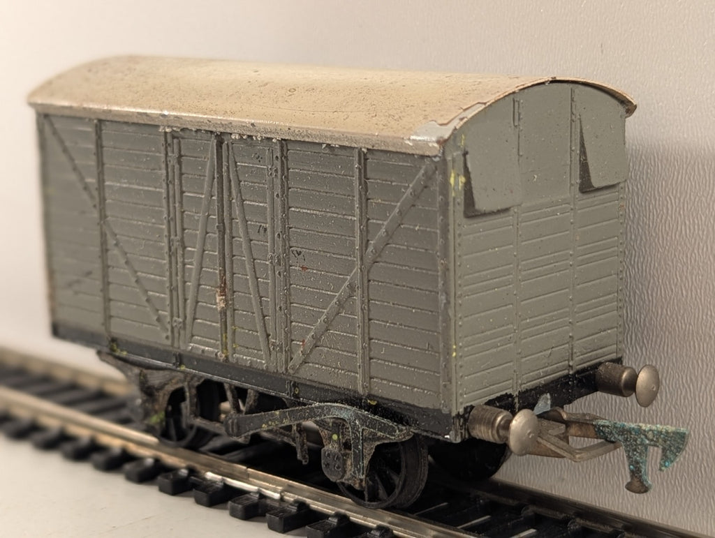 Graham Farish FormoVan Double Vent Goods Van