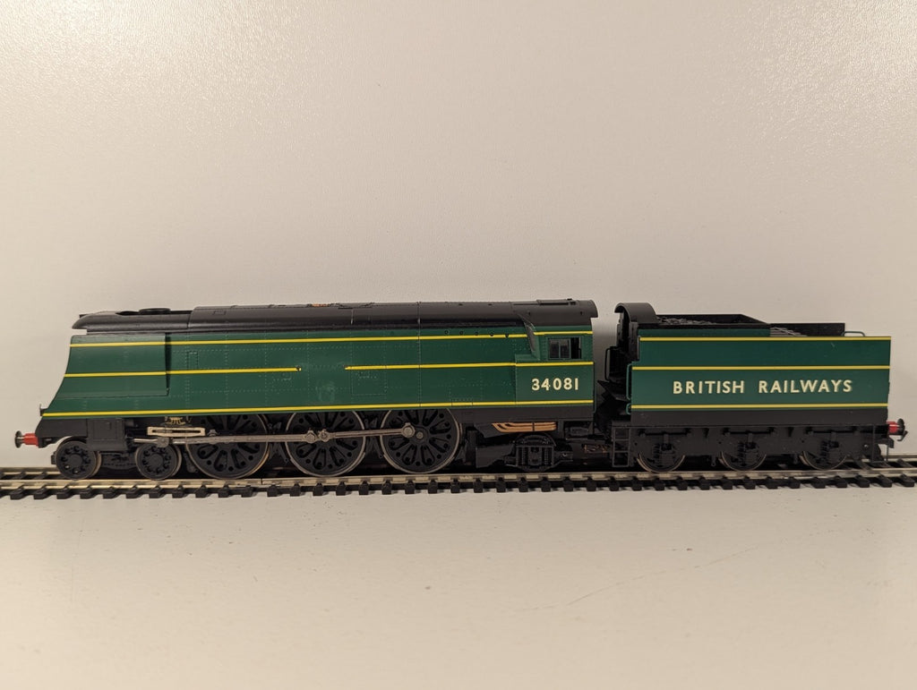 Hornby R2220 Battle of Britain Class Steam Locomotive
