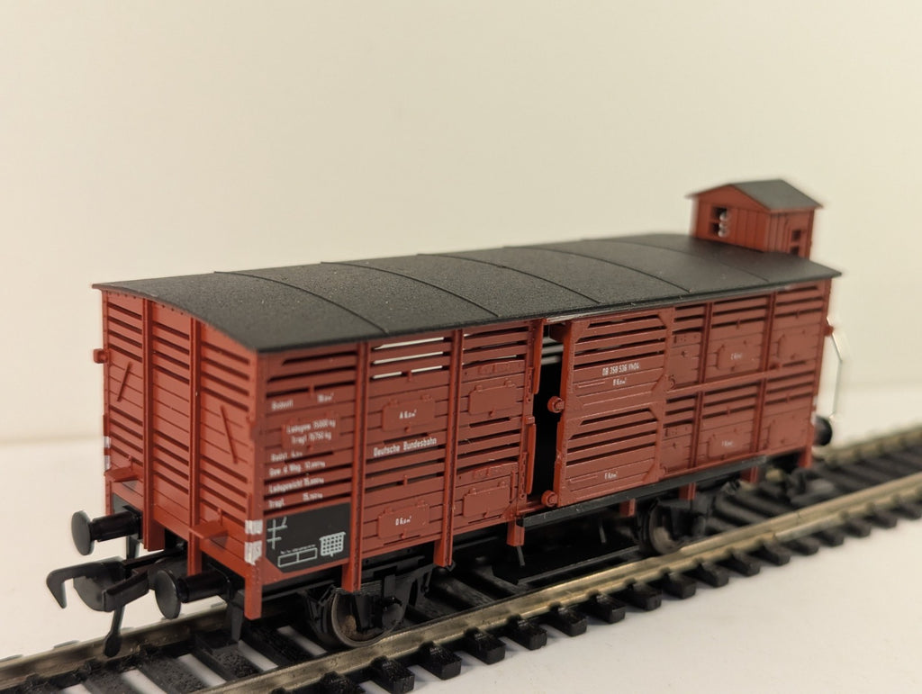 Fleischmann 5356 HO Gauge Red Cattle Wagon with Brakeman's Cab Boxed