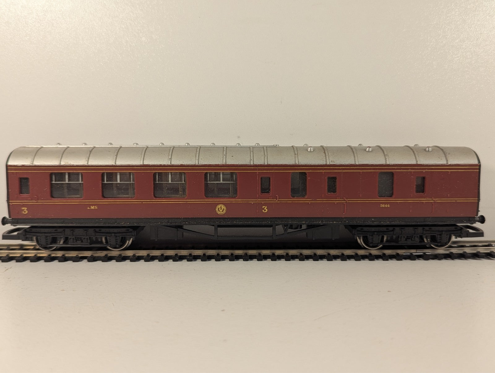 Hornby OO Gauge LMS Brake Third Coach