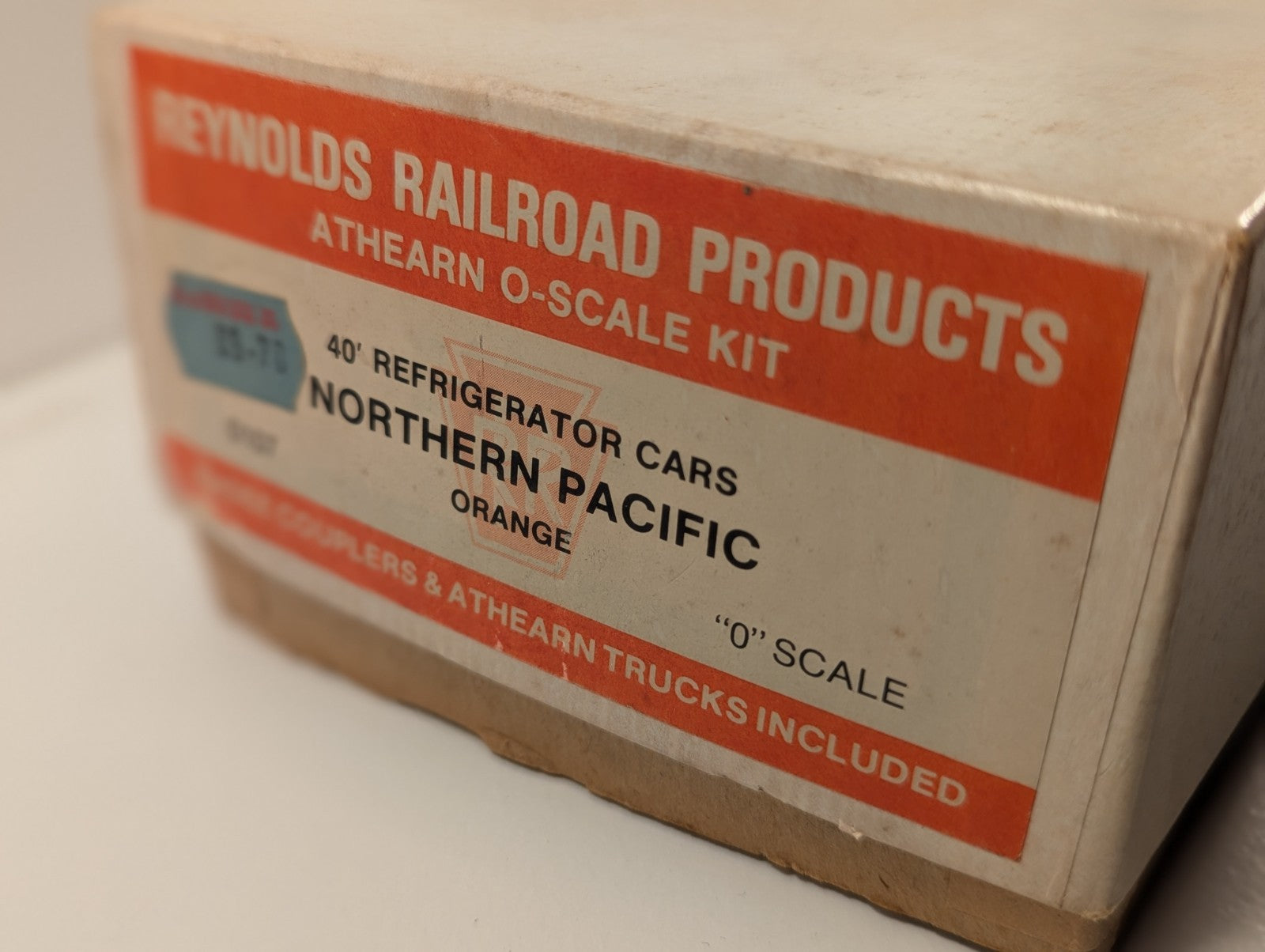 Athearn O-Scale 40' Northern Pacific Refrigerator Car Model Train Kit