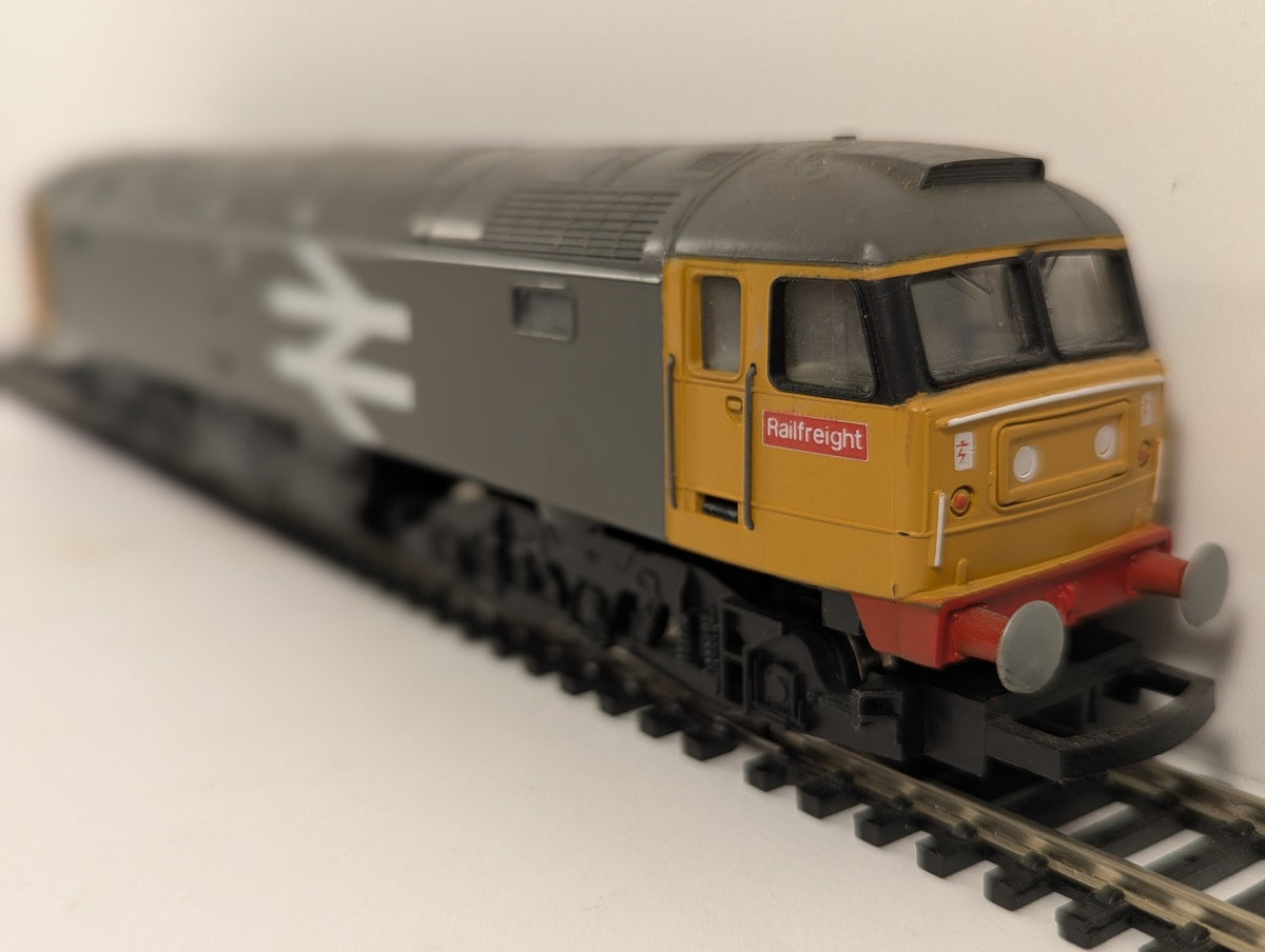 Hornby OO Gauge Class 47 Diesel Locomotive 47378 BR Railfreight Grey R319
