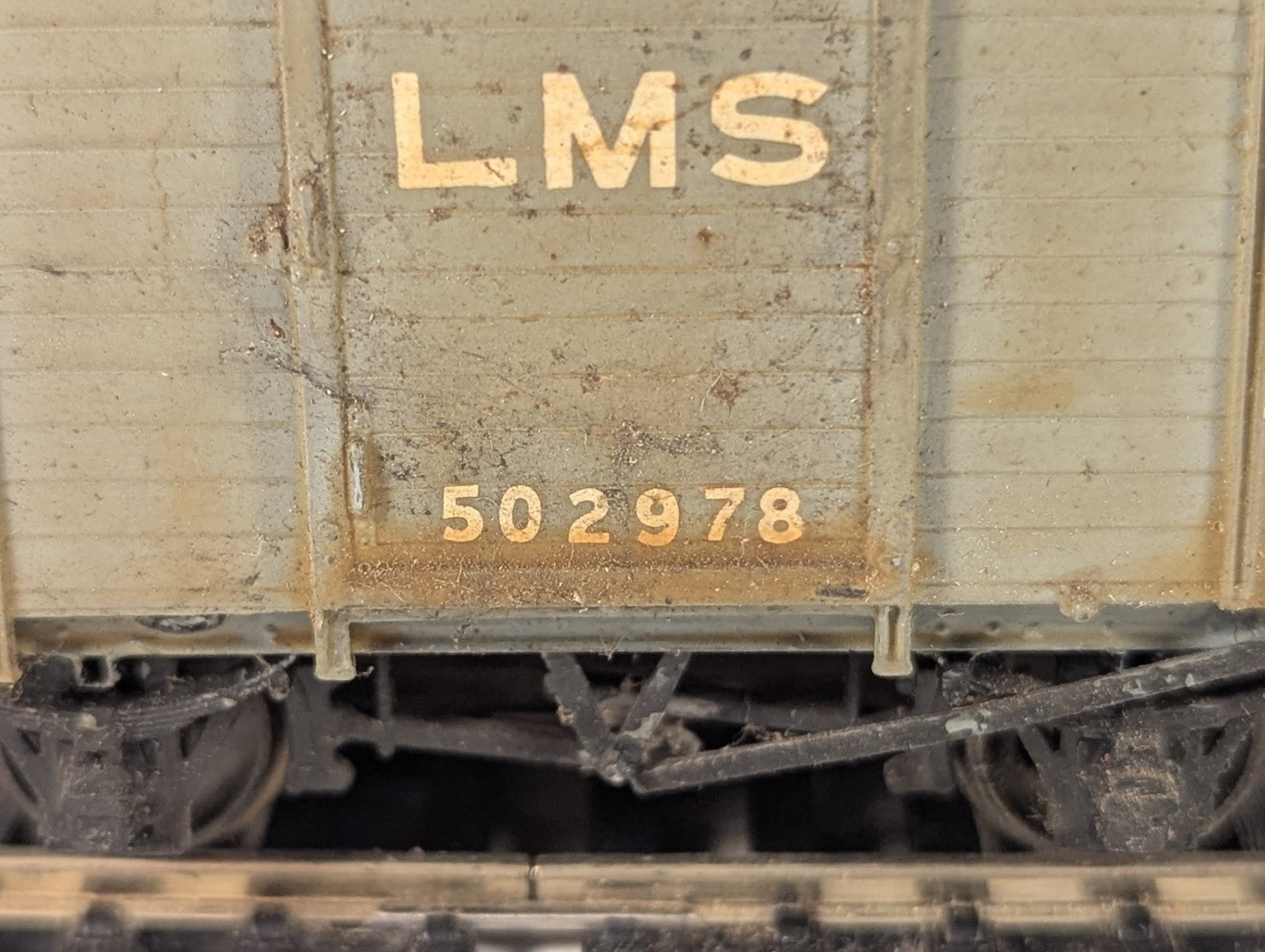 Kitbuilt OO Gauge LMS Ventilated Van Box Van 502978 LMS Grey 43