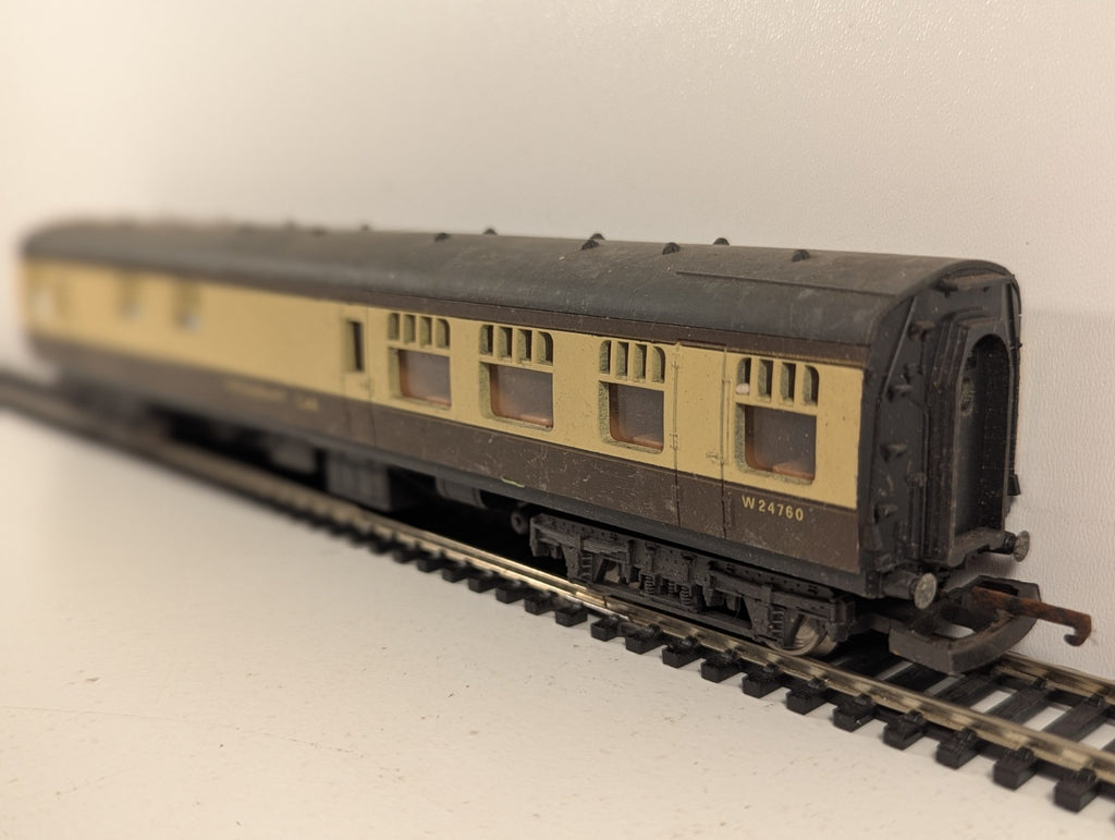 Lima OO Gauge Restaurant Car Passenger Coach W24760 BR Chocolate and Cream