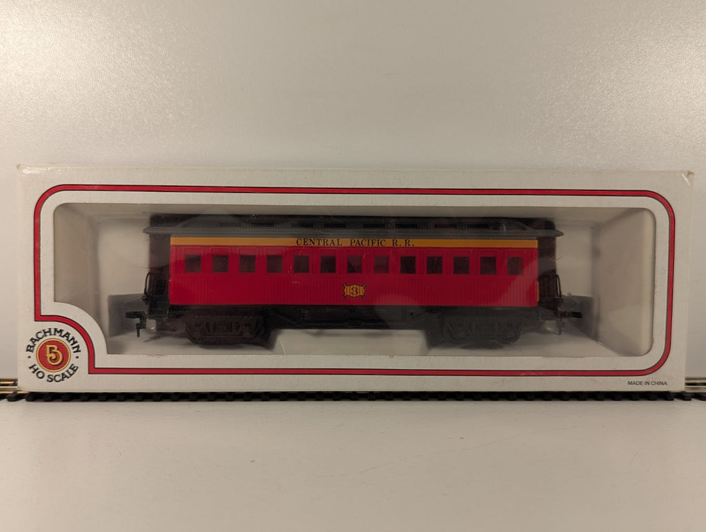 Bachmann 72924 HO Gauge Central Pacific 47ft Old Time Coach - Boxed