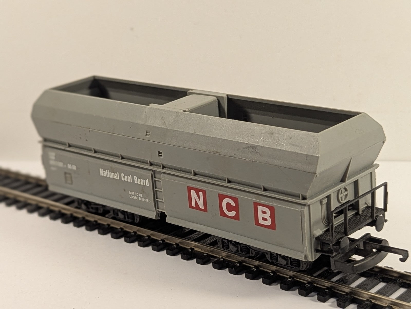 Lima HO Gauge 305615 NCB National Coal Board Fad 167 Bogie Hopper Wagon