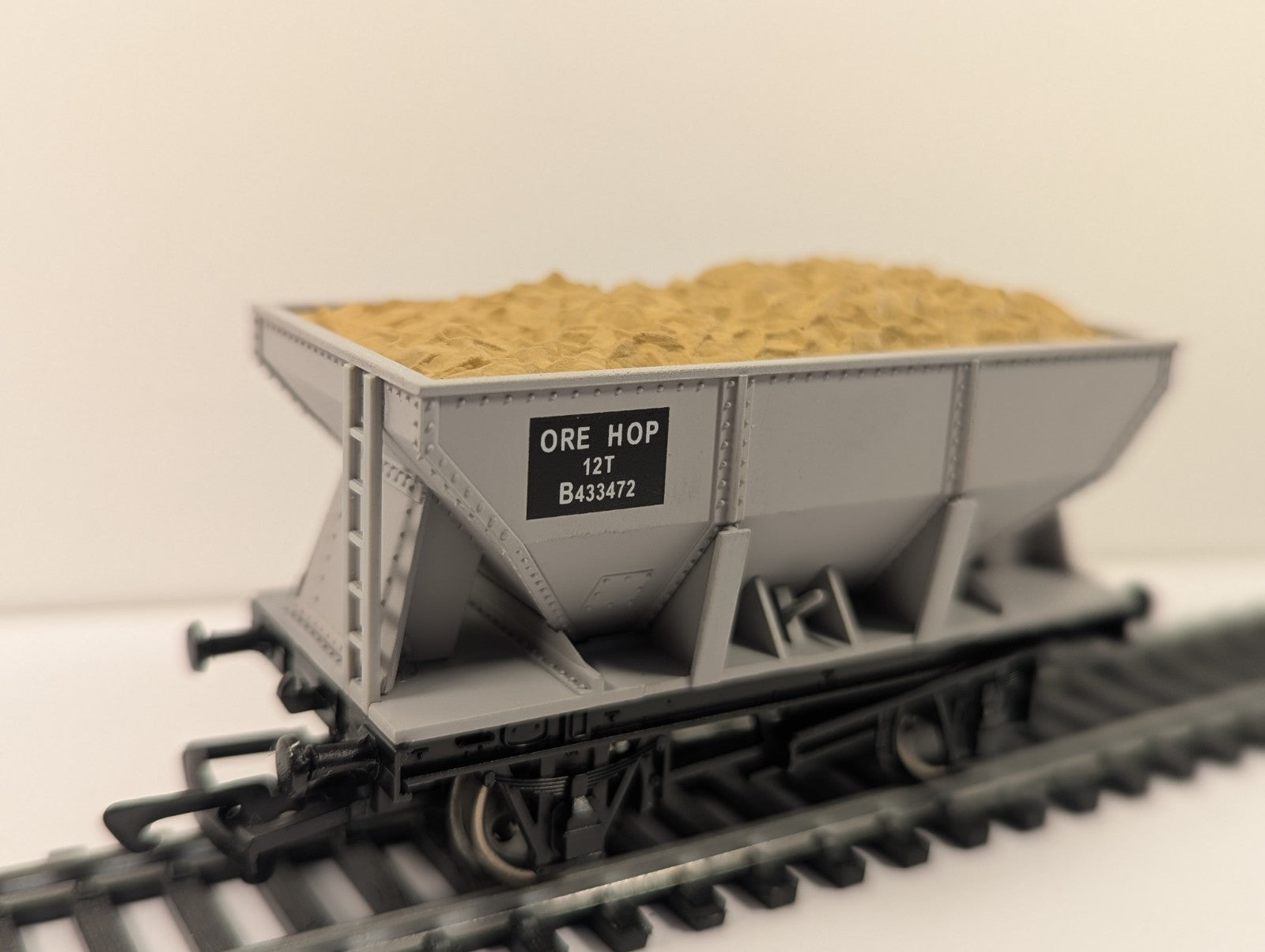 Dapol B833 OO 12T Steel Ore Hopper B433472