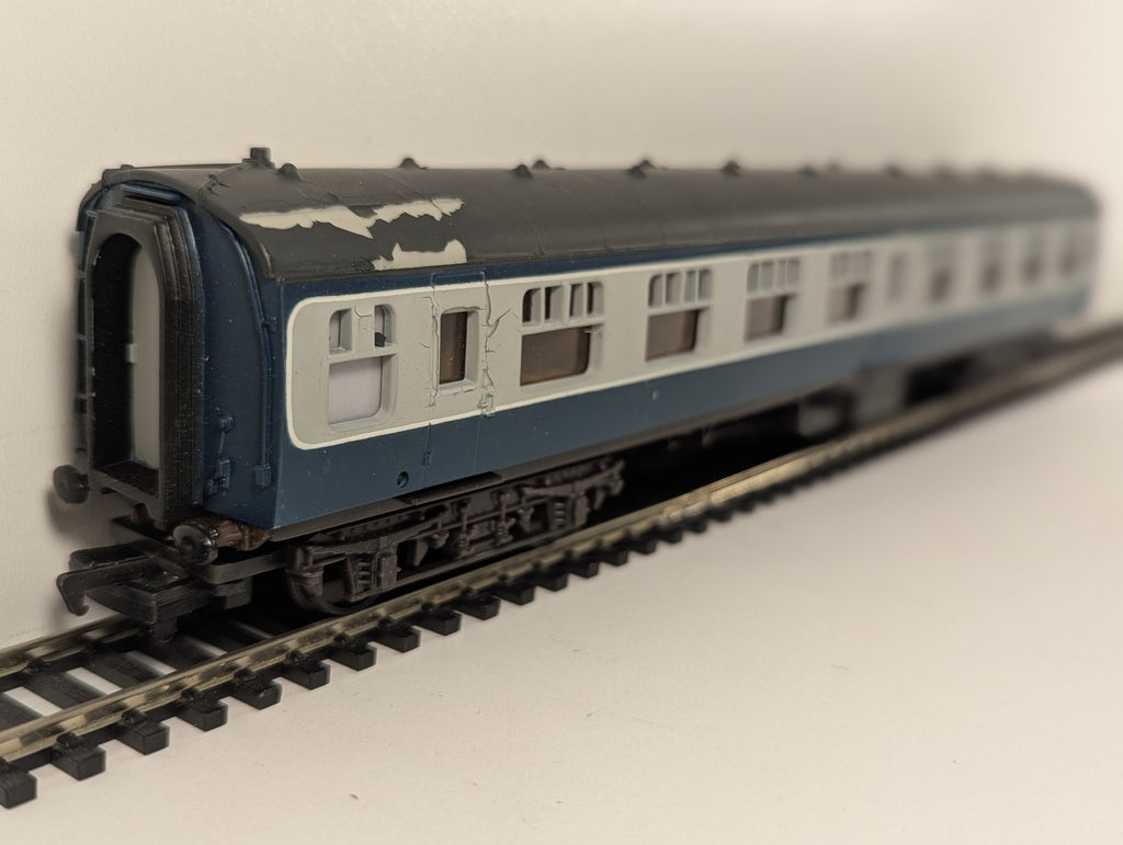 Mainline OO Gauge BR Mk1 Corridor Second (SK) Passenger Coach M25454