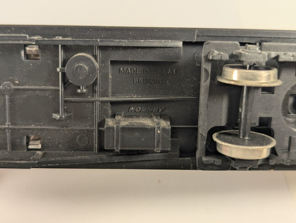 Hornby RailRoad OO Gauge LNER Teak Composite Coach for Mallard