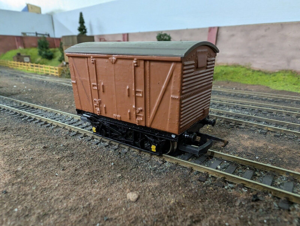 Hornby Vent Van - Repainted