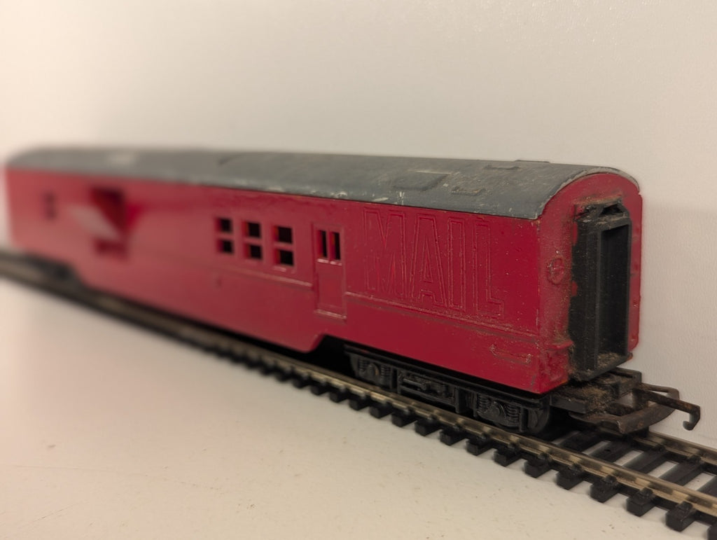 Tri-ang R119 Transcontinental Operating Mail Coach Maroon Repainted OO Gauge