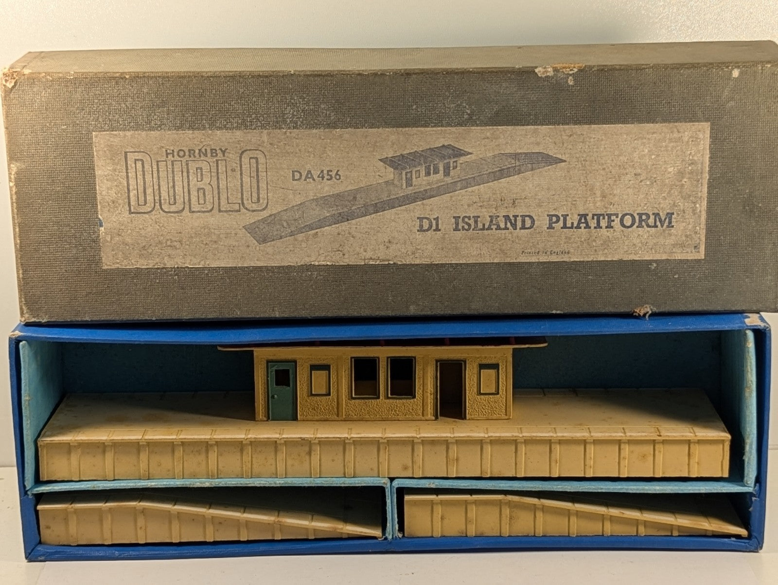 Hornby Dublo DA456 D1 Island Platform