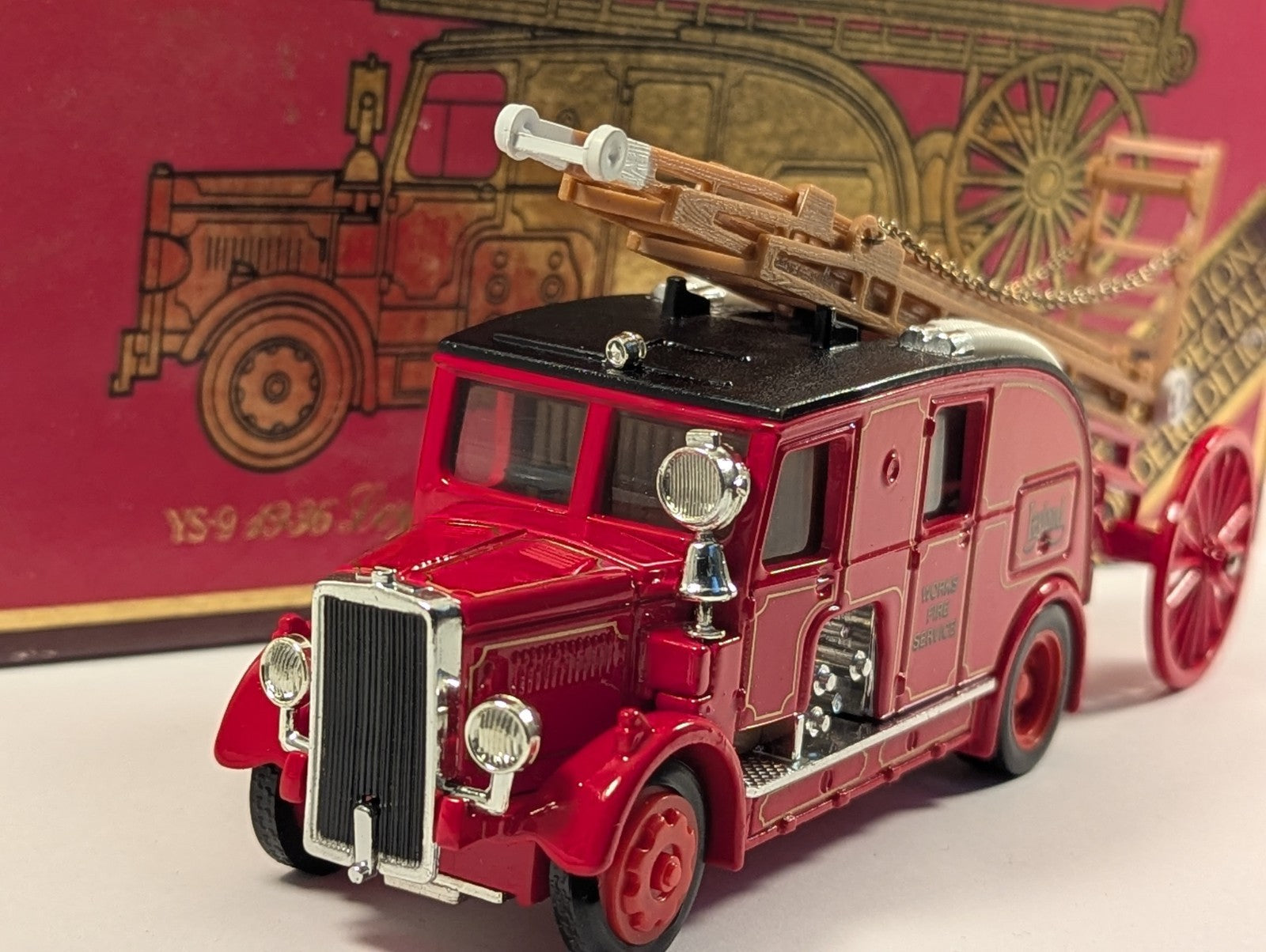 Matchbox Models of Yesteryear YS-9 1936 Leyland Cub Fire Engine