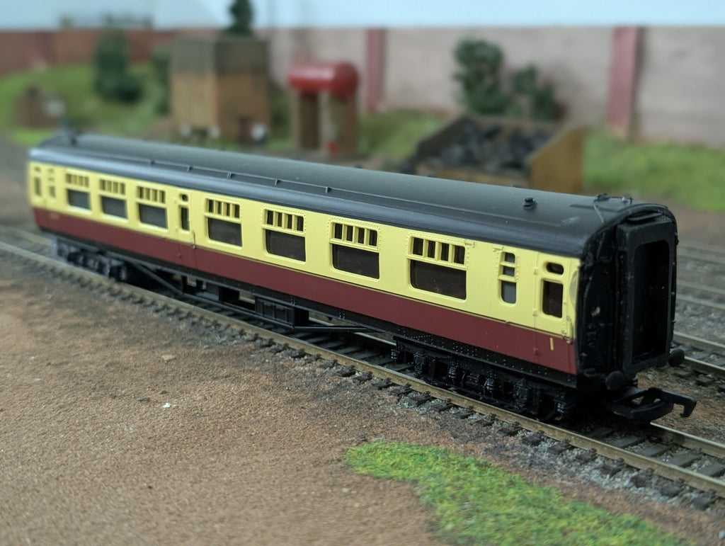 Bachmann 34-552 OO Gauge BR Crimson/Cream Bulleid Composite Coach S5907