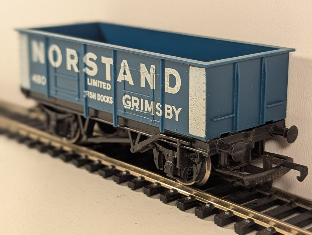Hornby R220 OO Gauge Norstand Mineral Wagon