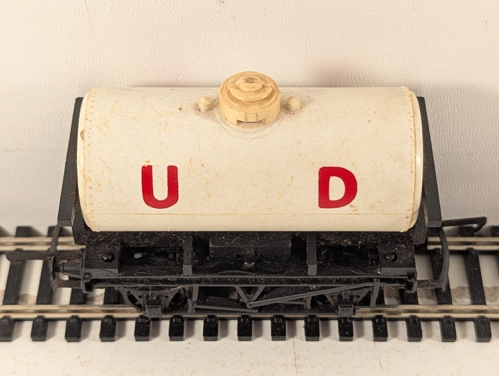 Tri-ang OO Gauge United Dairies Milk Tank Wagon Goods Wagon R125
