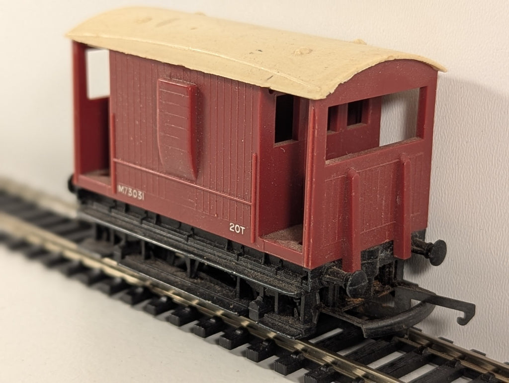 Tri-ang Railways R16 – BR 20-Ton Brake Van (M73031)