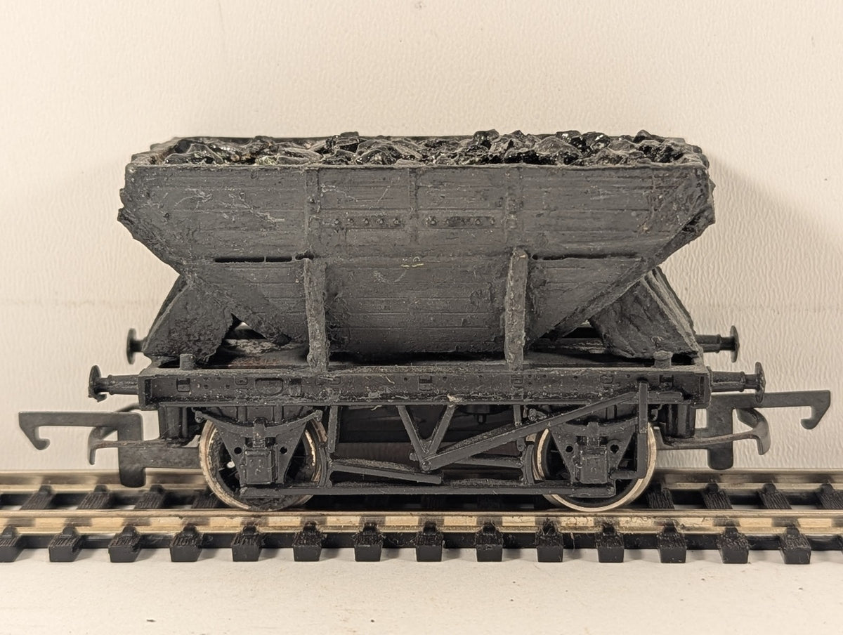 Tri-ang Hornby OO Gauge 20 Ton Hopper Wagon Weathered Black