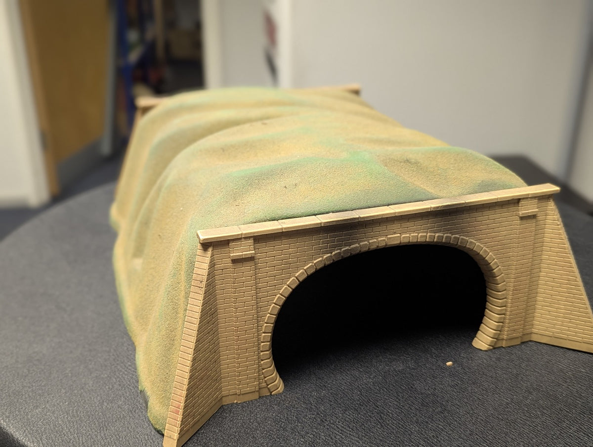 Hornby OO Gauge Double Track Tunnel Scenery R076