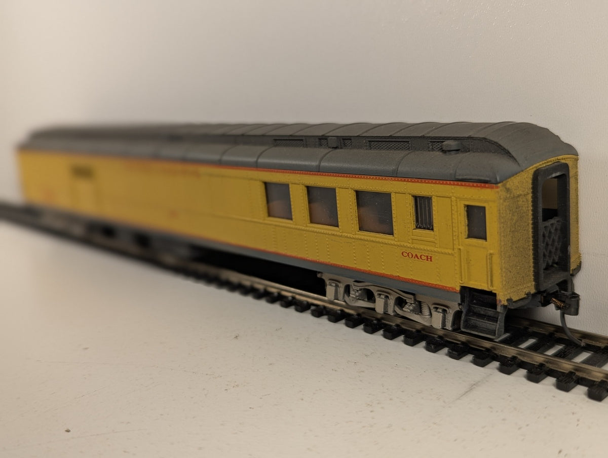Rivarossi HO Gauge Union Pacific Combine Coach Passenger Coach 369