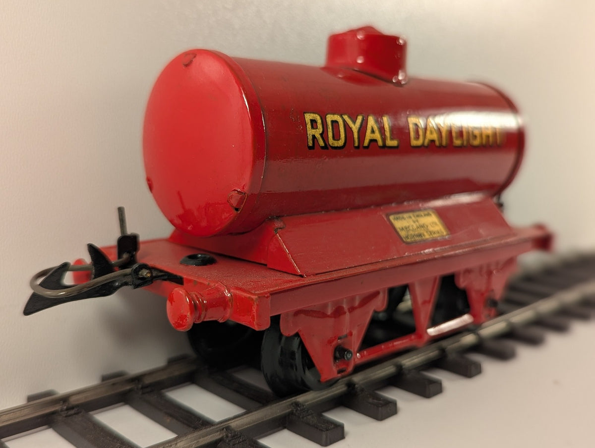 Hornby O Gauge Royal Daylight Petrol Tank Wagon Royal Daylight Red