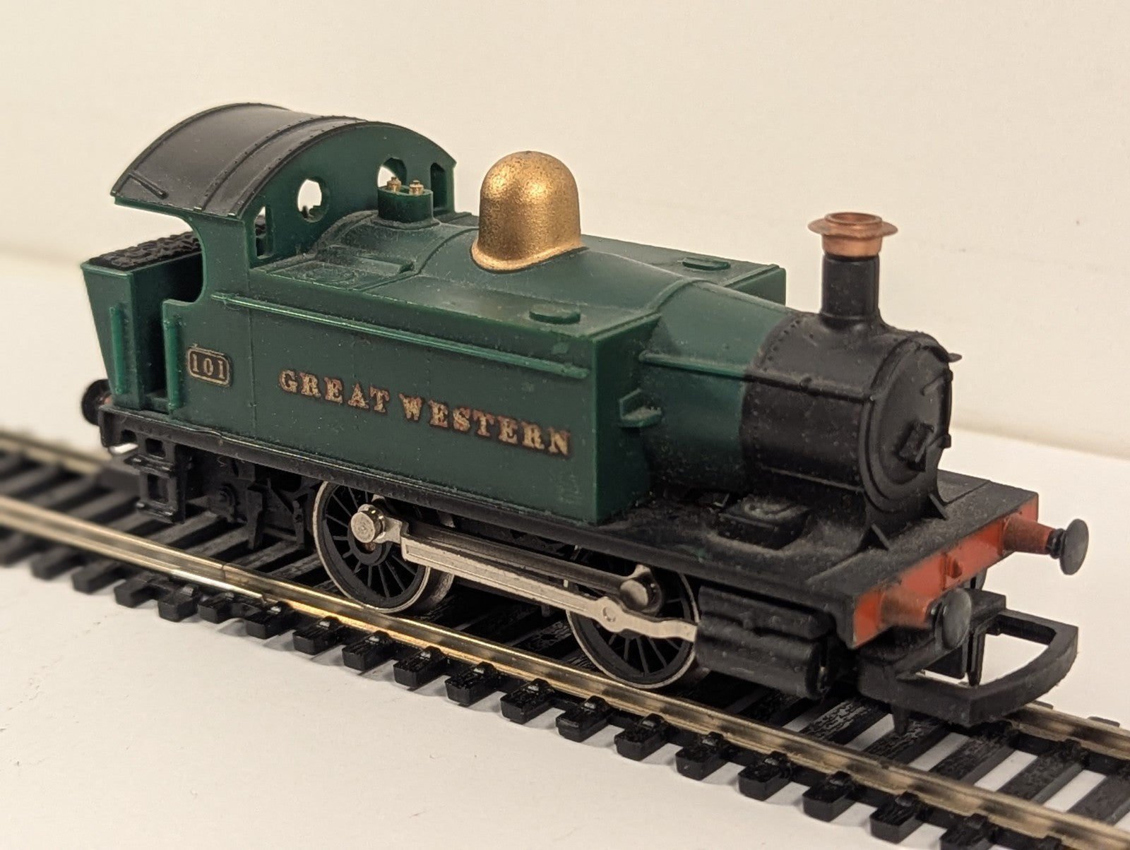 Hornby R077 GWR Class 101 Holden 0-4-0 Tank Locomotive OO Gauge - Boxed