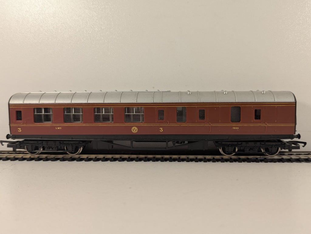 Hornby OO Gauge LMS Brake Third Coach