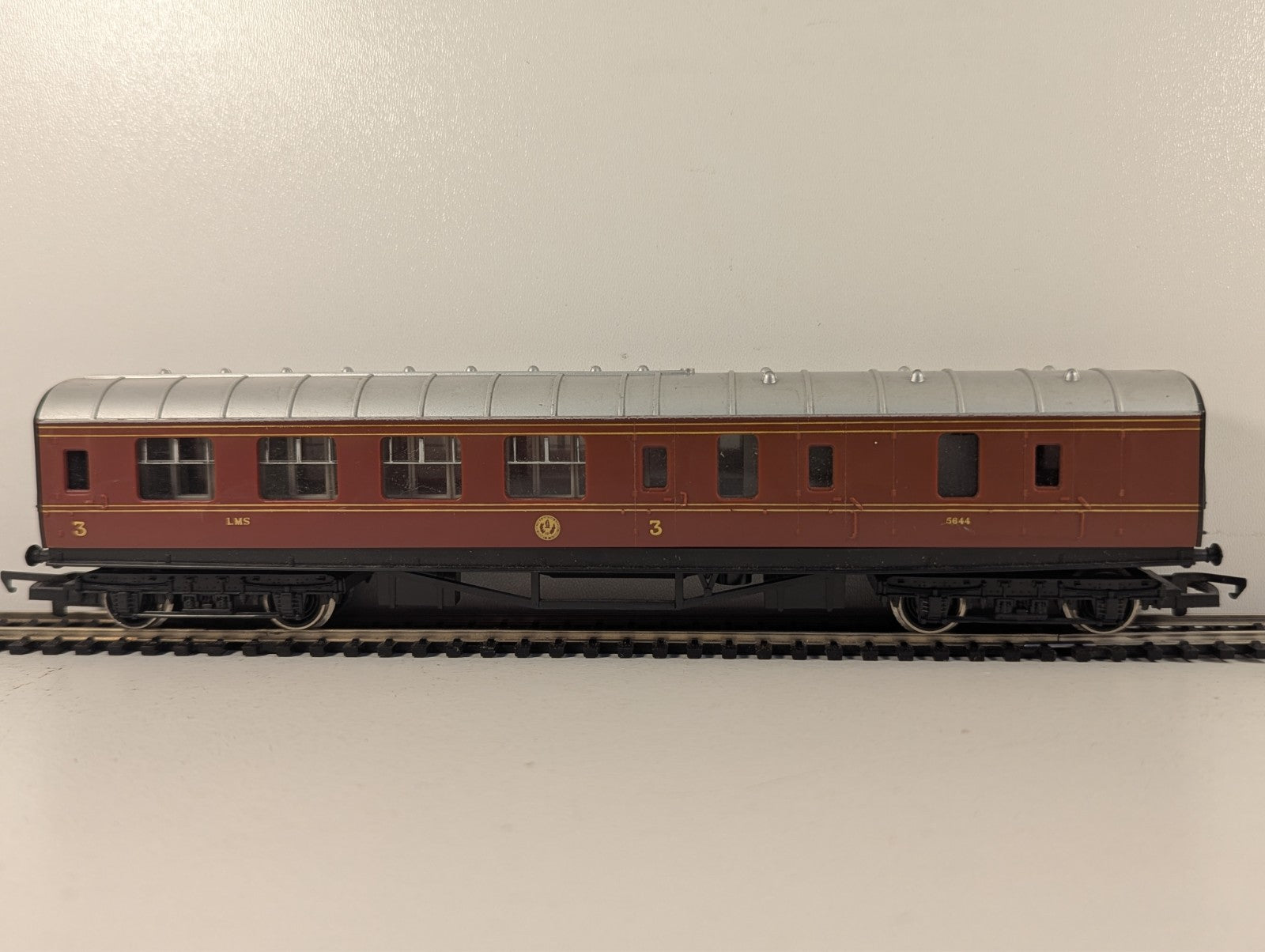 Hornby OO Gauge LMS Brake Third Coach