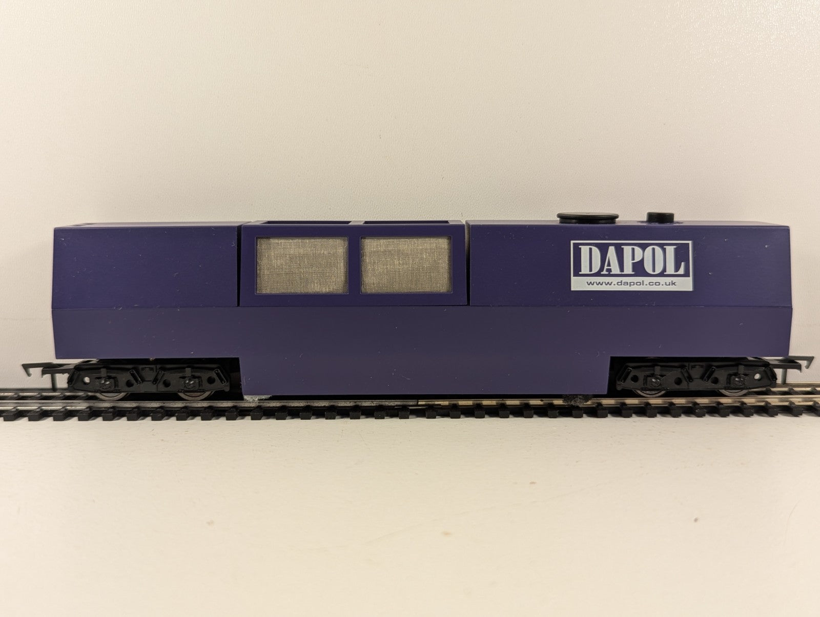 Dapol B800 OO/HO Gauge Motorised Track Cleaner - Boxed