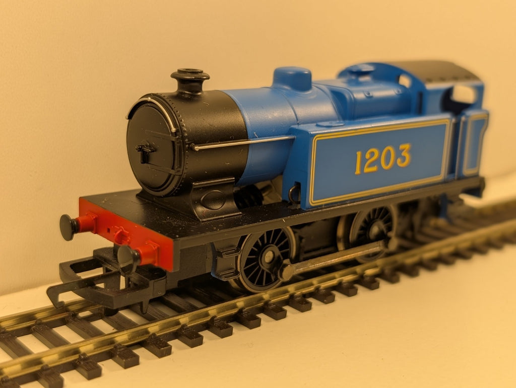 Hornby OO Gauge Class D Industrial 0-4-0T Steam 1203 Eastern Region Blue Livery