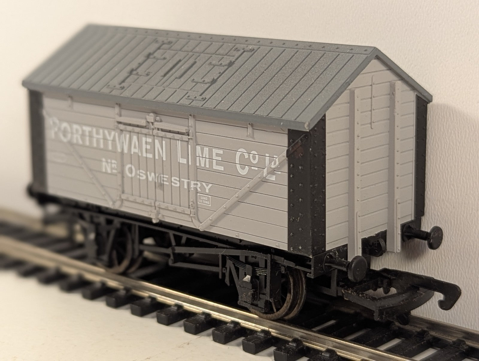 Dapol B619 OO Gauge Porthywaen Lime Co Wagon - Boxed