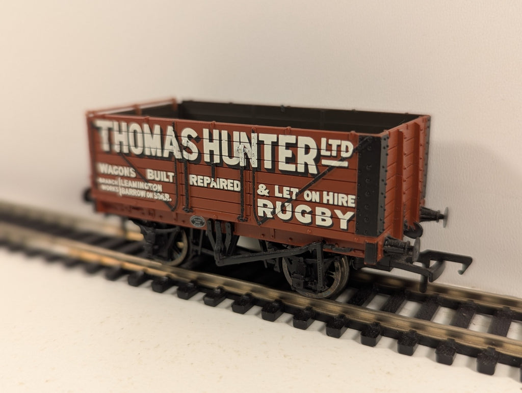 Bachmann Branchline OO Gauge 37-125K 8 Plank Wagon T. Burnett & Co Doncaster