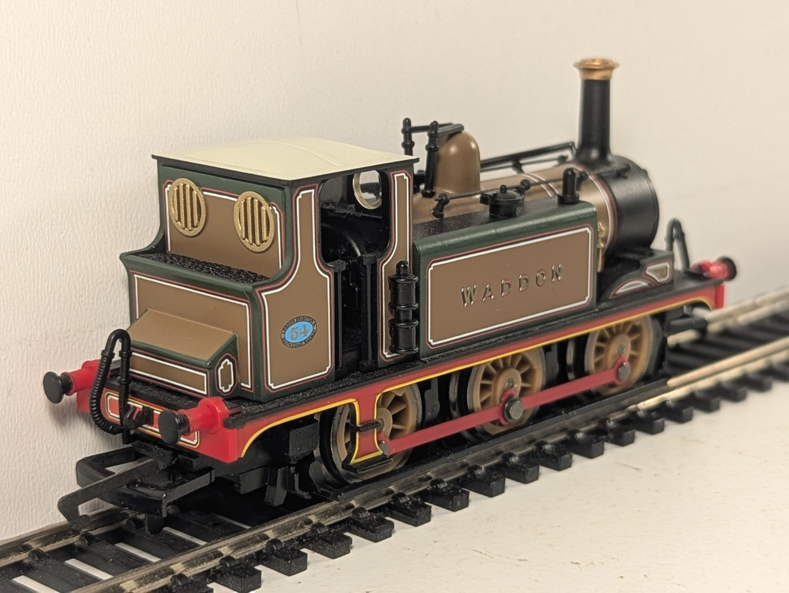 Hornby OO Gauge LBSC 0-6-0 Terrier Locomotive 'Waddon' Steam Locomotive