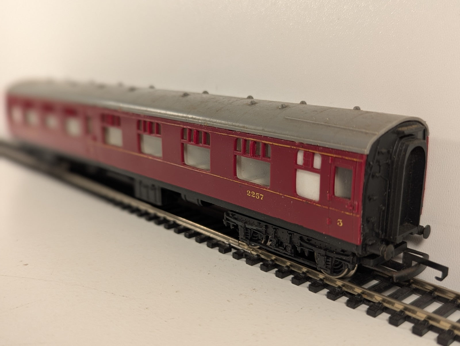 Hornby OO Gauge LMS Mk1 Corridor Full 3rd Coach