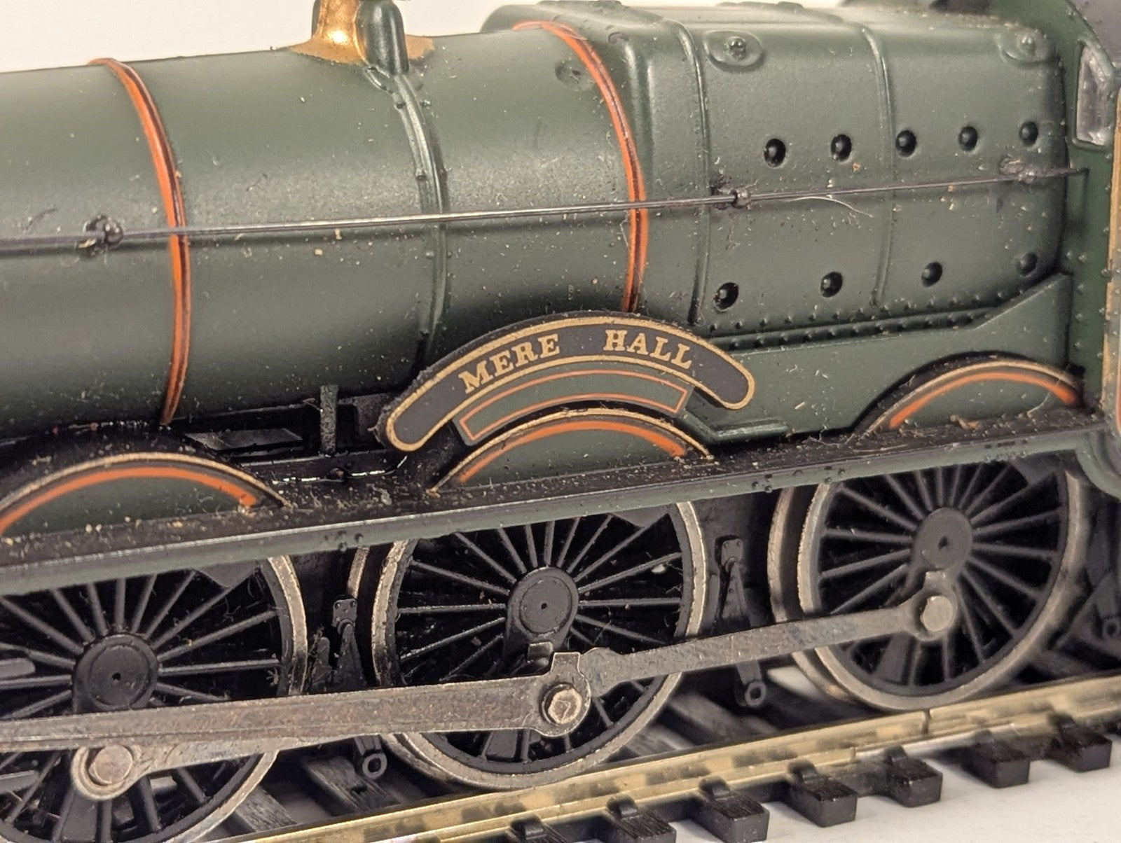 Bachmann OO Gauge Modified Hall Class 7915 'Mere Hall' Steam Loco