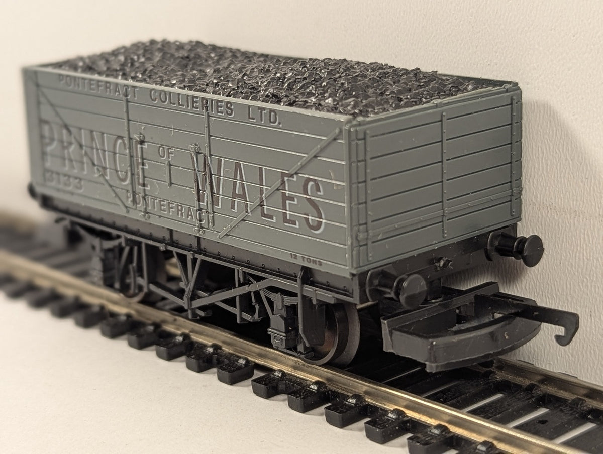 Lima OO Gauge 7-Plank Coal Wagon Prince of Wales Pontefract Collieries