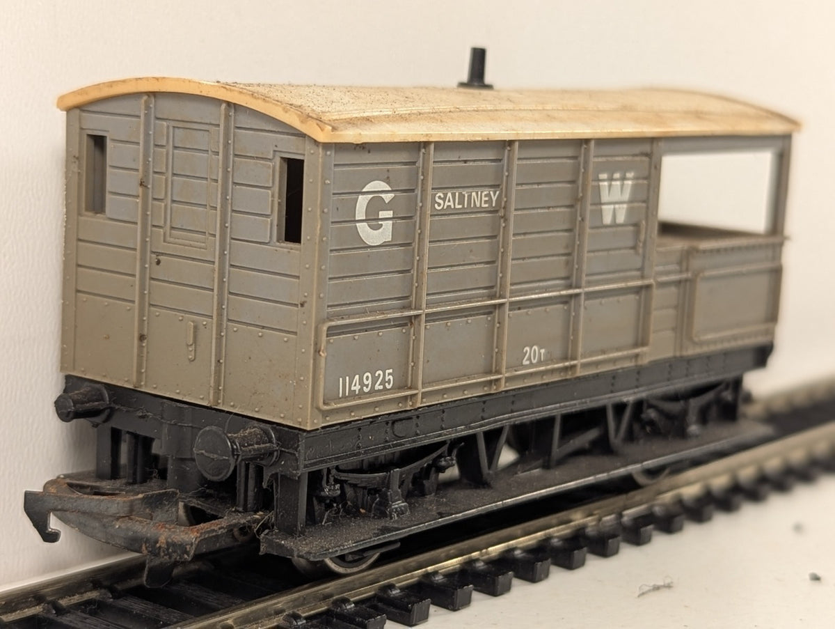 Hornby OO Gauge GWR 20 Ton 'Toad' Brake Van 'Saltney' 114925 GWR Grey